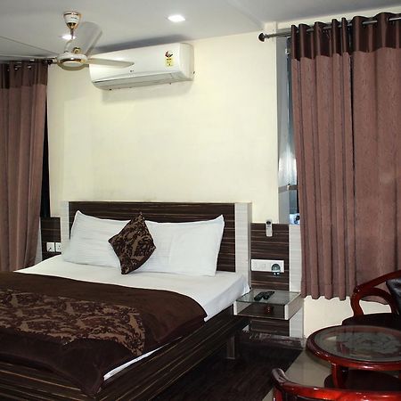Hotel Swayam Dzsabalpur Kültér fotó