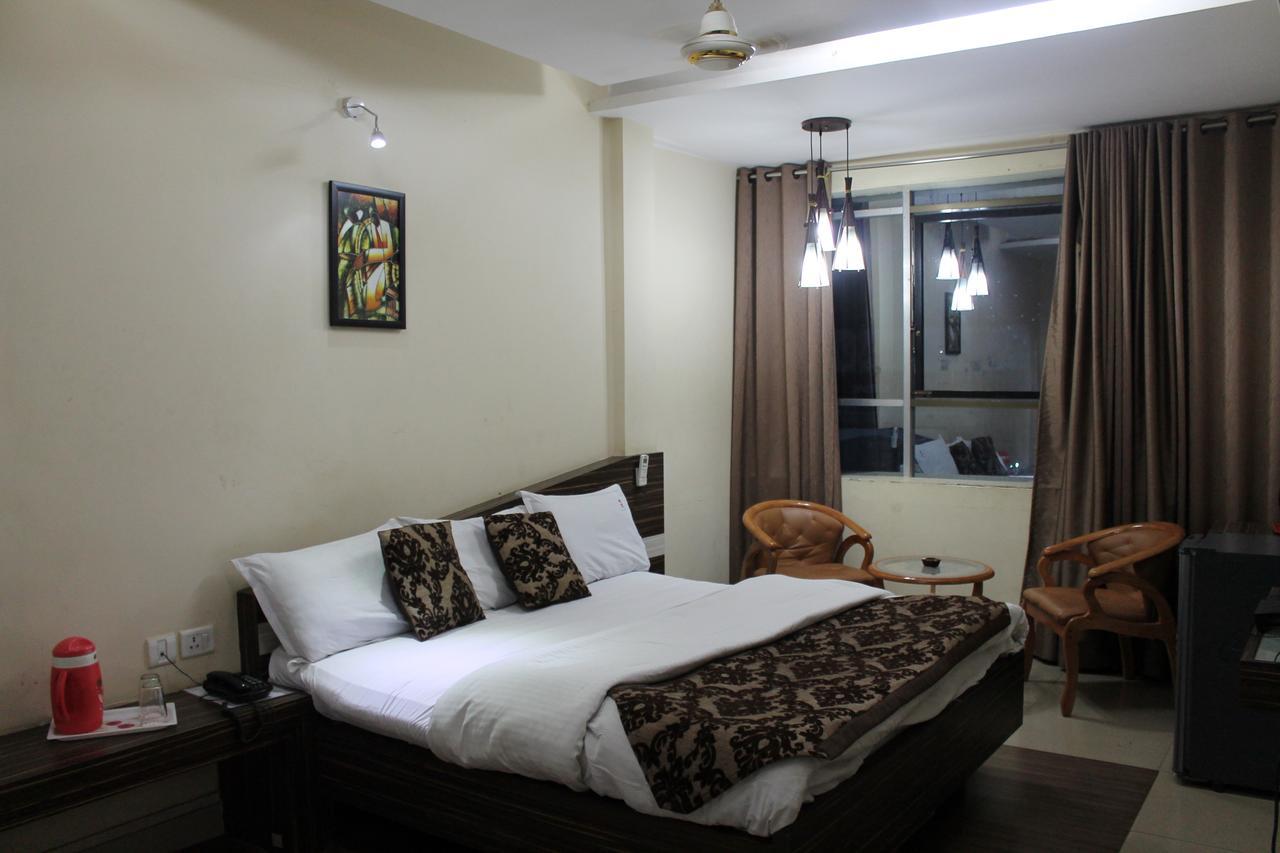 Hotel Swayam Dzsabalpur Kültér fotó