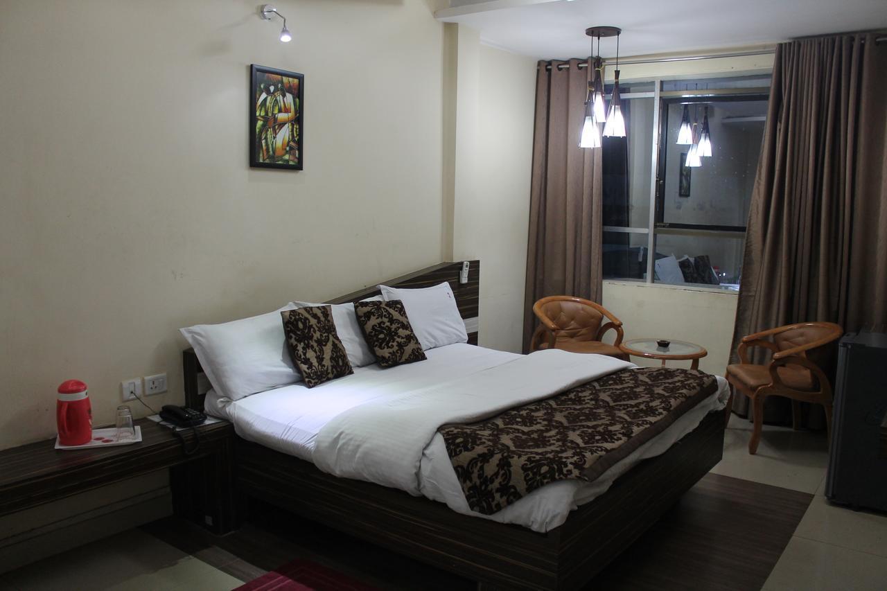 Hotel Swayam Dzsabalpur Kültér fotó